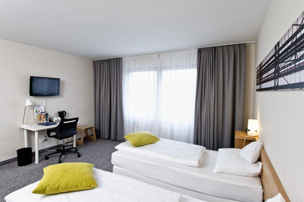 Tryp By Wyndham Frankfurt Hotell Frankfurt am Main Exteriör bild