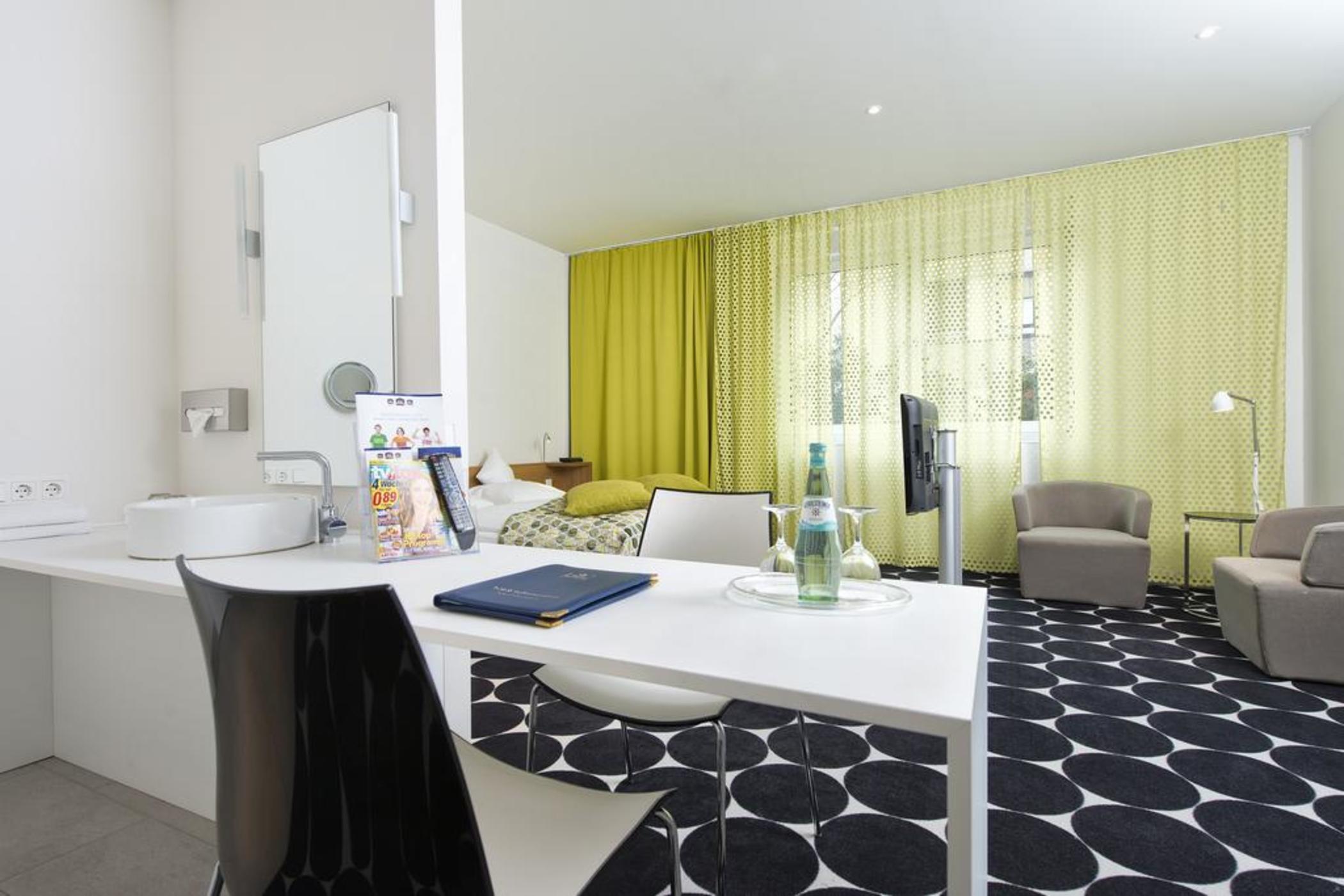 Tryp By Wyndham Frankfurt Hotell Frankfurt am Main Rum bild