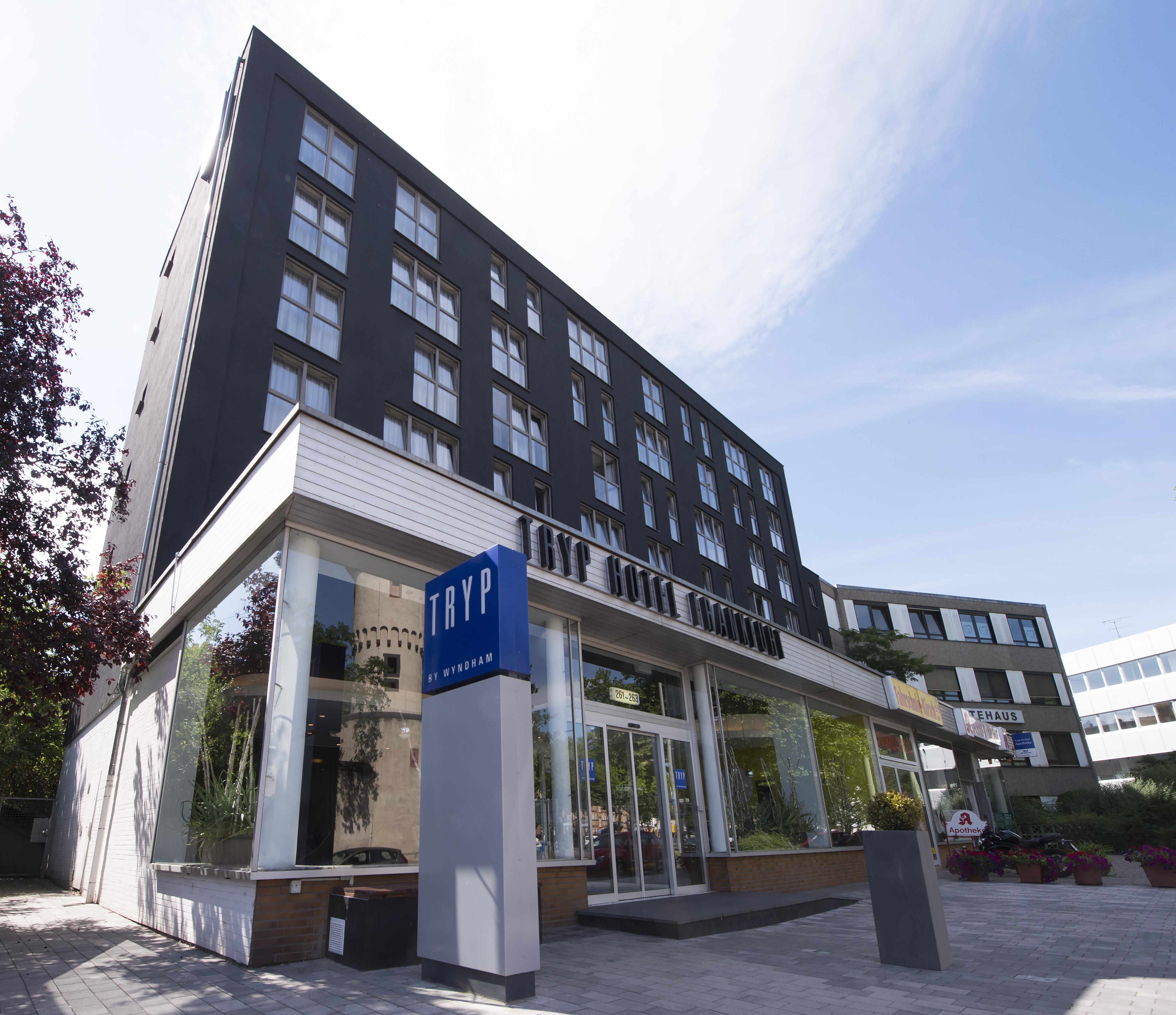 Tryp By Wyndham Frankfurt Hotell Frankfurt am Main Exteriör bild